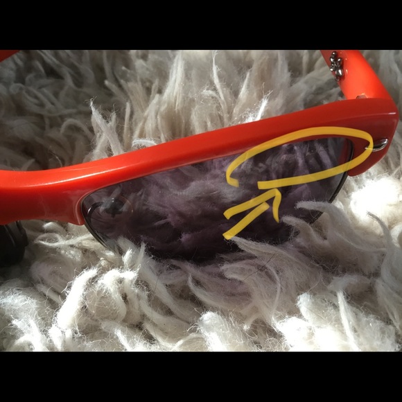 Sunglasses - Picture 4 of 5